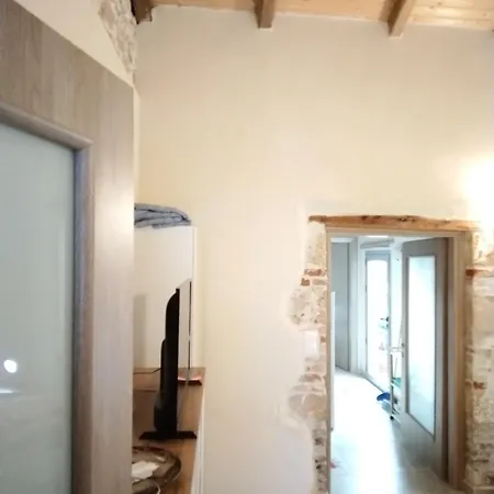 Spartis Stone House 30m From The