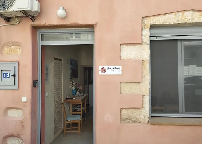 Spartis House 30m From The *