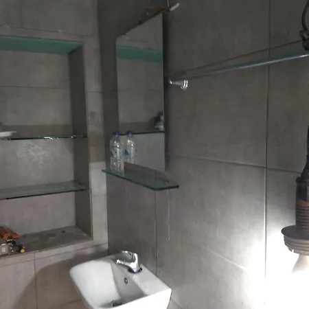 펜션 Spartis House 50m From The